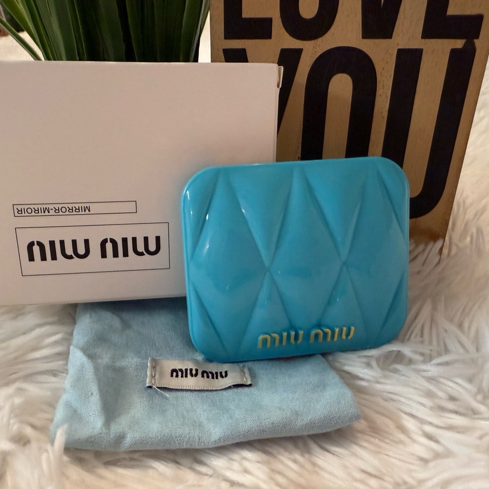 NWT Authentic Miu Miu Robin Egg Blue Double Sided Dual Compact Mirror - Picture 9 of 10